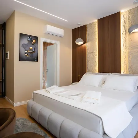 Gamma - Free Parking & Sunbeds Durrës
