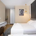 Gamma - Free Parking & Sunbeds Apartment